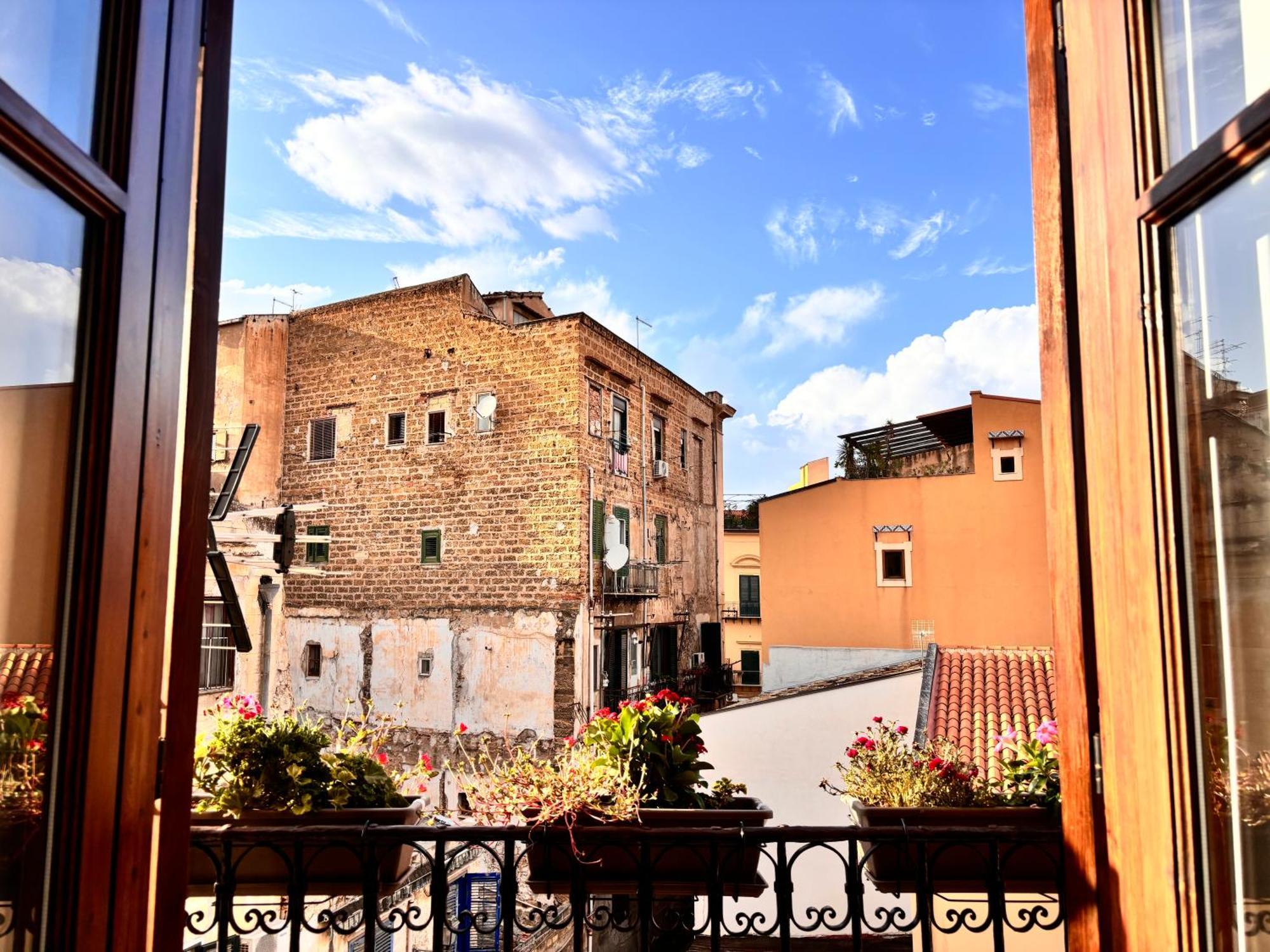Casa Cassarelli In Centro Apartment Palermo Exterior photo